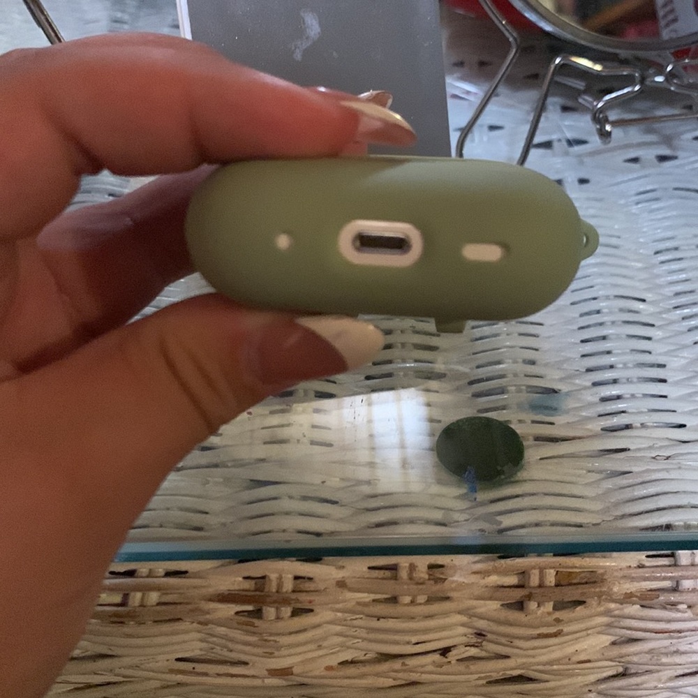 AirPod Pro Case - Picture 6 of 7